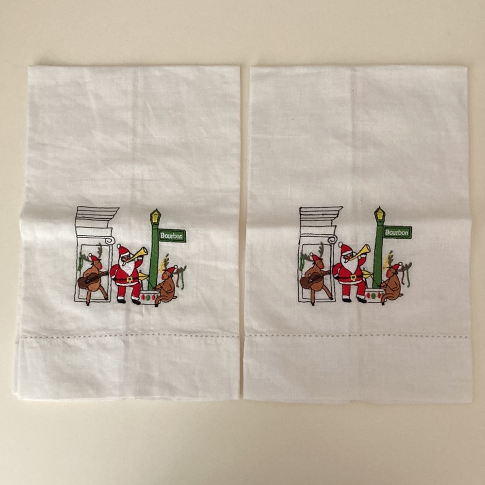 NWOT Embroidered Christmas Santa Tea towel (set of 2)